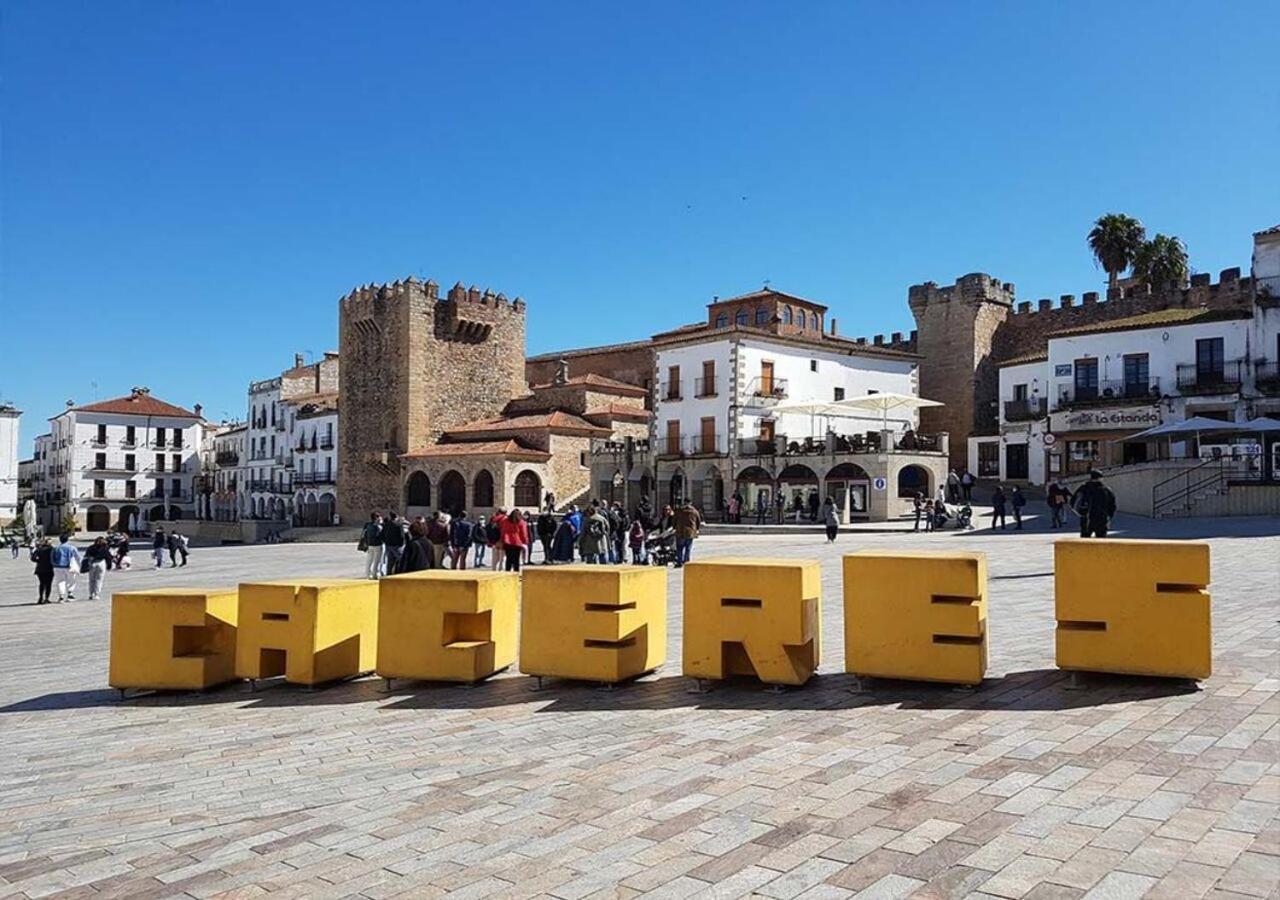 Elegante Apartamento Para 5 En El Centro De Caceres Con Wifi Εξωτερικό φωτογραφία